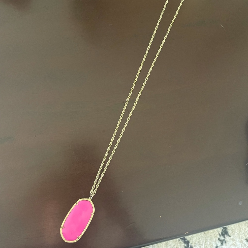 Kendra Scott - pink & gold pendant necklace